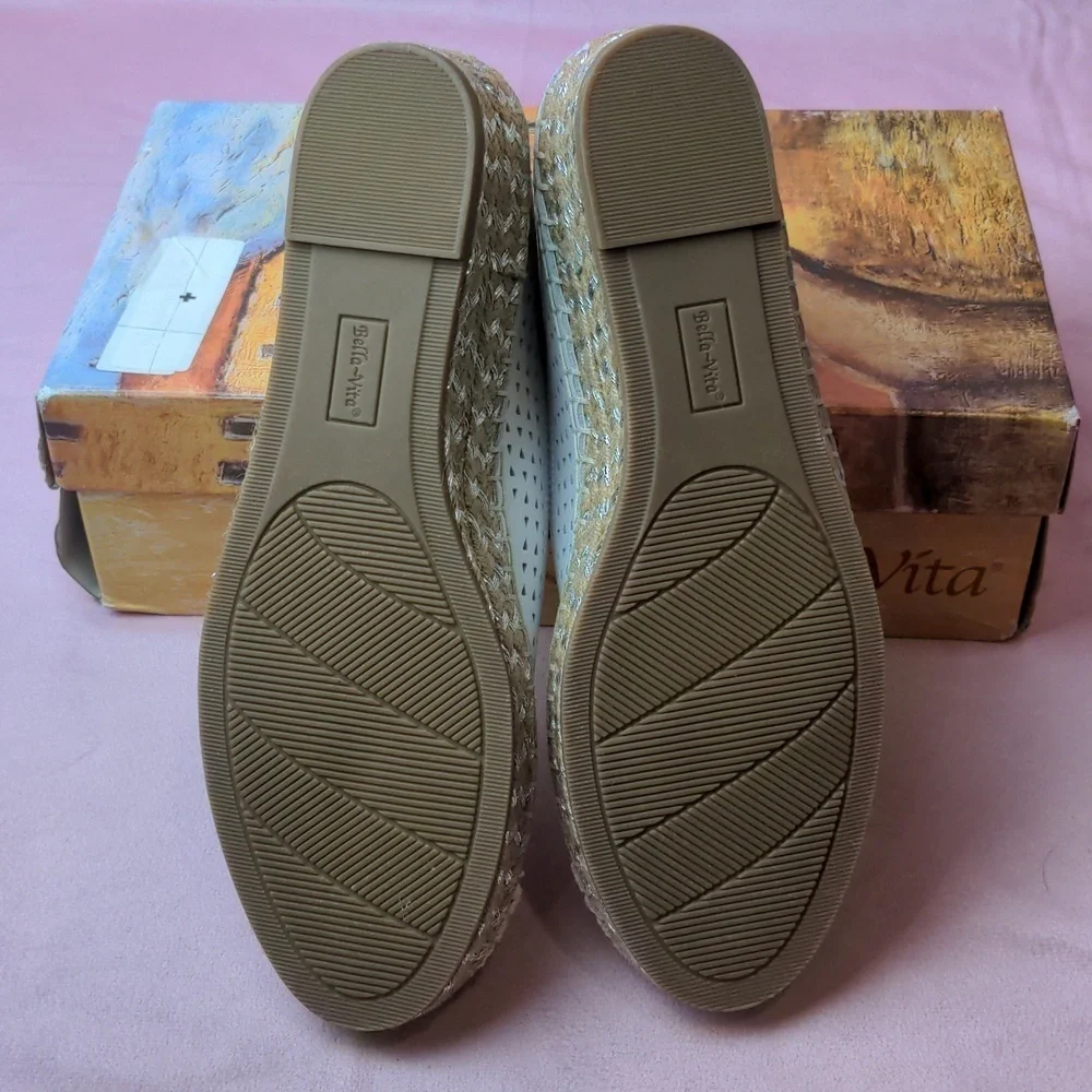 Bella Vita White Leather Channing Cap Toe Metallic Detail Espadrilles size 9
